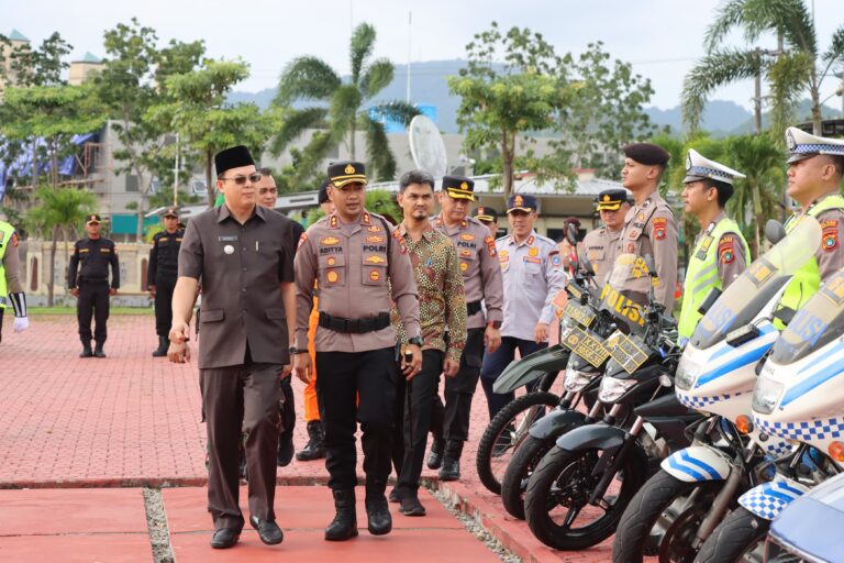 Apel Gelar Pasukan Operasi Lilin 2025 Digelar, Polres Bangka Barat Fokus Pengamanan Sosial-Spiritual Nataru