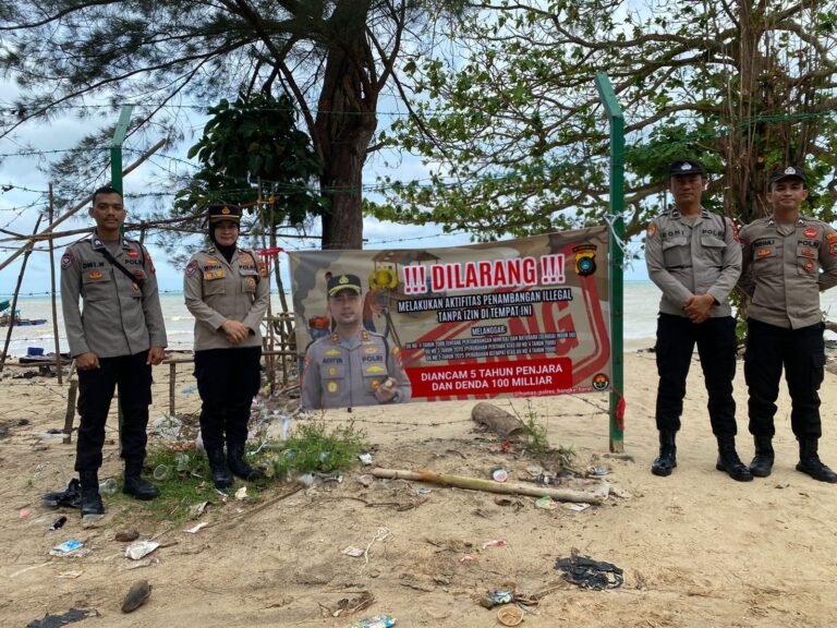 Polres Babar Pasang Spanduk Himbauan Larangan Aktifitas Penambangan Timah di Tembelok