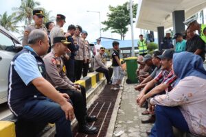 Kapolres Bangka Barat Imbau Pemudik Jaga Kondisi Agar Tak Mengantuk Menuju Penyeberangan ke Luar Pulau Bangka