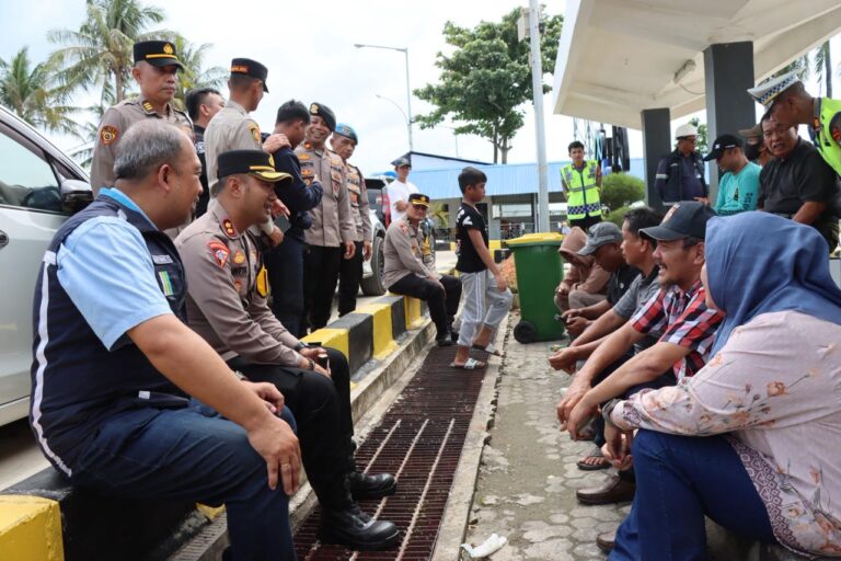 Kapolres Bangka Barat Imbau Pemudik Jaga Kondisi Agar Tak Mengantuk Menuju Penyeberangan ke Luar Pulau Bangka