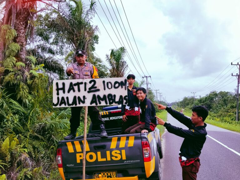 Guna Memastikan Tidak Ada Korban, Kapolres Bangka Barat Perintahkan Jajaranya Pasang Rambu Bahaya Di Simpang Teritip