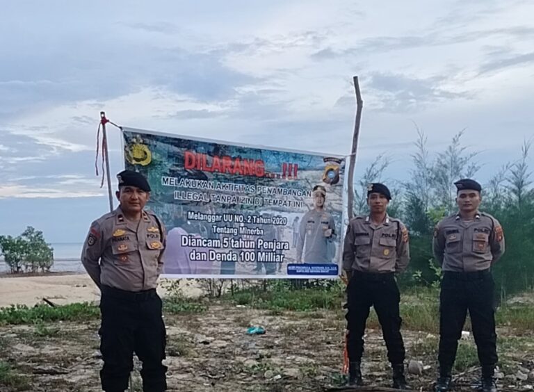 Cegah penambang ilegal di HL dan non IUP, Polres Bangka Barat Pasang Spanduk Peringatan