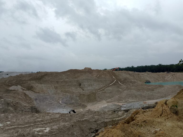 Diduga IUP Telah Habis, Tambang Timah Di Perkantoran Pemkab BaTeng Masih Beroperasi