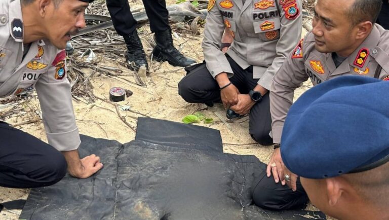 Polres Bangka Barat Musnahkan Proyektil Mortir Sisa Perang Dunia II di Pesisir Mentok