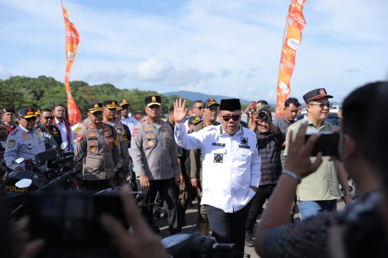 Gubernur Babel Tinjau Arus Mudik di Pelabuhan Tanjung Kalian Mentok